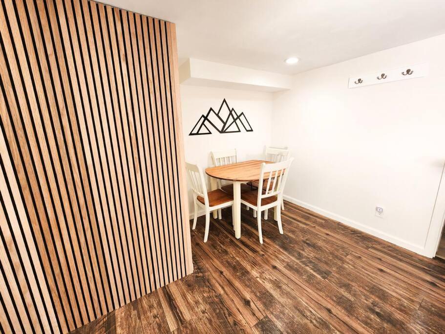 Charming Guest Suite Near Denver Colorado เองเกิลวู้ด ภายนอก รูปภาพ